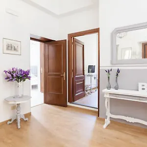 Domus Merulana Bed & Breakfast Rome