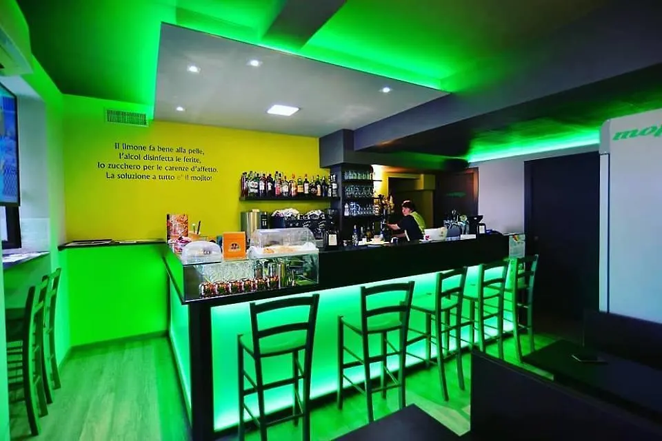 Hotel Mojito Домазо
